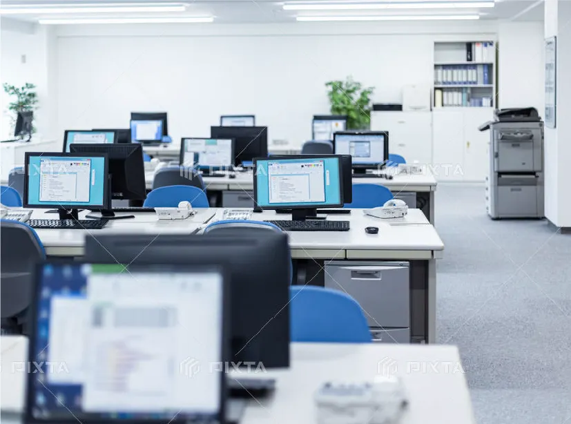 オフィス内のワークステーション